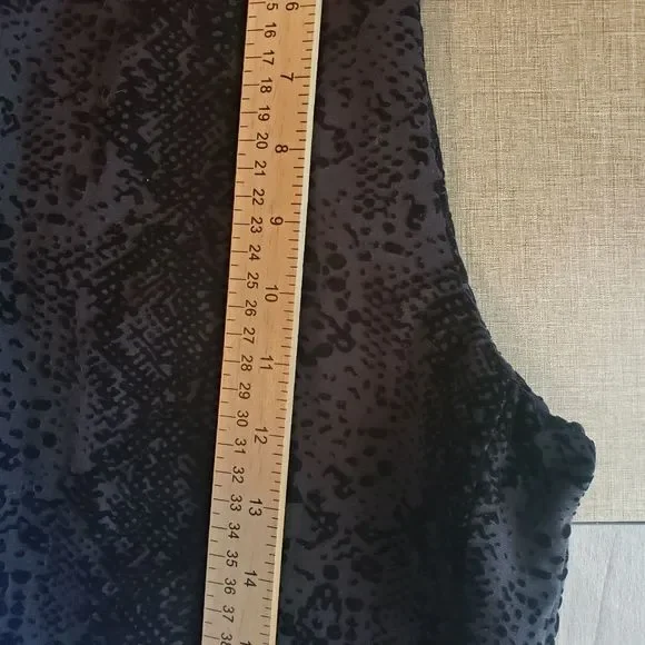 NYGARD SLIMS Womens Flocked Snakeskin Print Straight Leg Stretch Pant Sz Medium - Picture 5 of 8